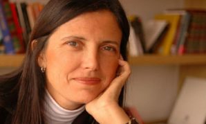 Escritora argentina Claudia Piñeiro preside versión número 25 del Premio Alfaguara de Novela